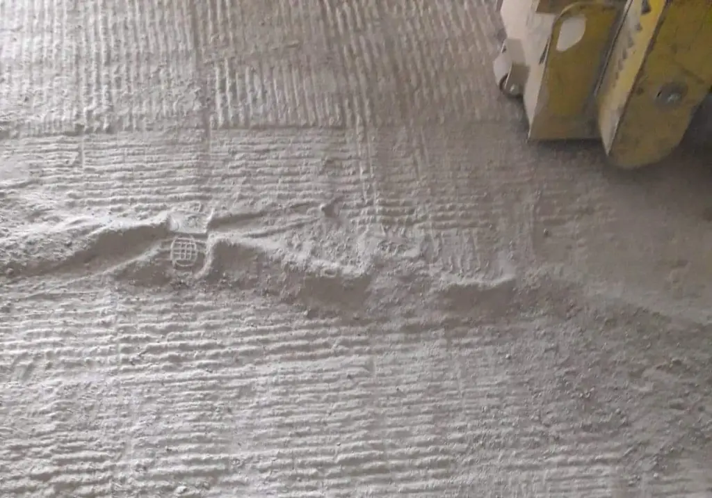 Szlifowanie betonu, zdjęcie referencyjne do podmiany na materiał KDZ